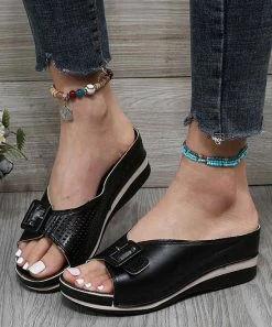 Discount โจ PAOTMBU Black Buckle-Accent Slide - ๐ฉ Women ๐