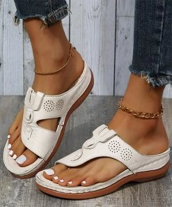 Brand new โค๏ธ PAOTMBU Beige Perforated ๐ฉด Sandal - ๐ฉ Women ๐