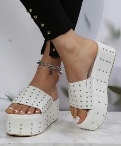 Flash Sale π PAOTMBU White Beaded Platform Slide - π© Women π―