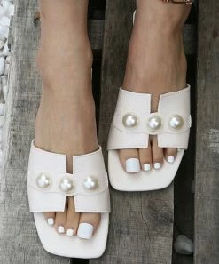 Brand new โ PAOTMBU White Pearl ๐ฉด Sandal - ๐ฉ Women โค๏ธ