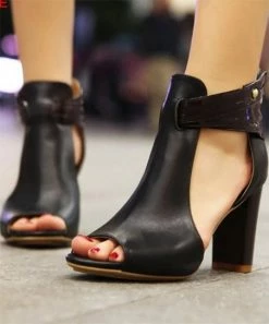 Top 10 ⭐ PAOTMBU Black Cutout 🩴 Sandal - 👩 Women 👏