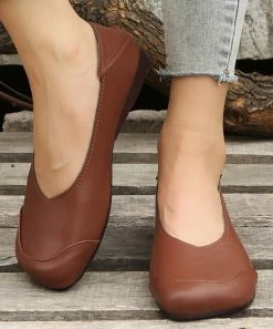 Deals 👍 PAOTMBU Brown Square-Toe Flat - 👩 Women 🤩